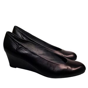 Stuart Weitzman Black Leather Pumps Sz 8.5 EU 39 Wedge Heel Classic Career Soft